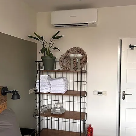 Flowerbed Bed & Breakfast 4*