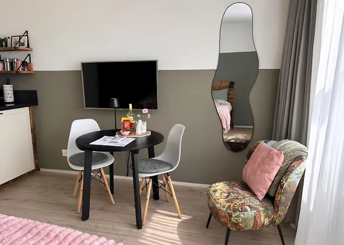 Bed and breakfast Flowerbed 4*